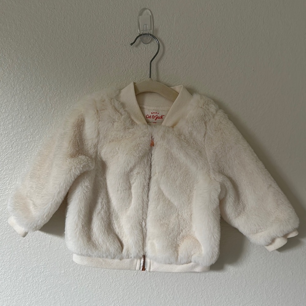 🤍 Baby Faux Fur Zip-Up Jacket – Size 12 Months (Cat & Jack)